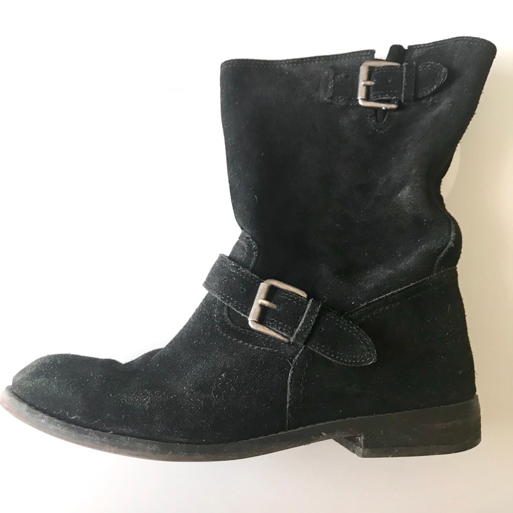 Black Suede Report brand boots
